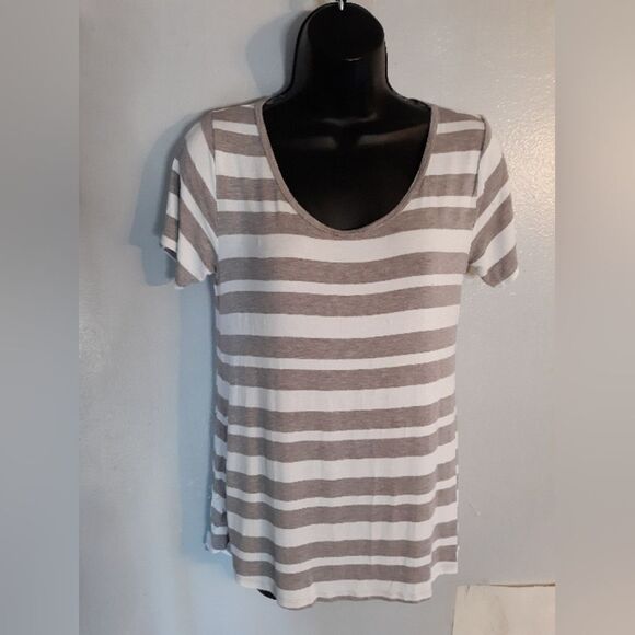 Lularoe gray/white striped classic tee - Picture 1 of 4